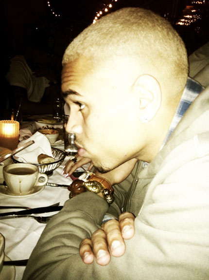 did justin bieber dyed his hair blonde. Chris Brown dyed his hair